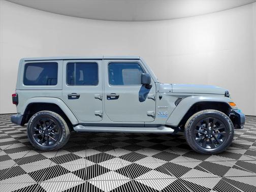 Sting Gray Clearcoat 2022 Jeep Wrangler Unlimited 4xe Sahara