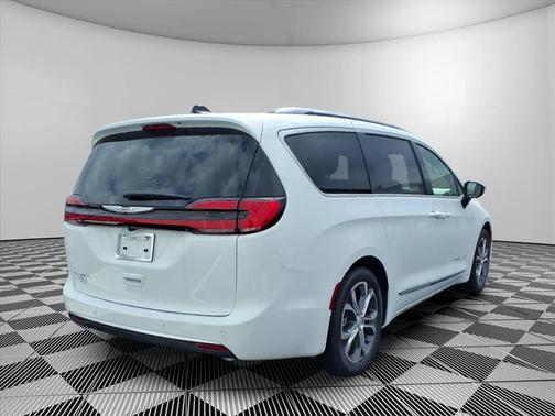 2026 Chrysler Pacifica Pinnacle