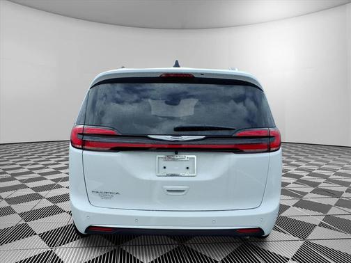 2026 Chrysler Pacifica Pinnacle