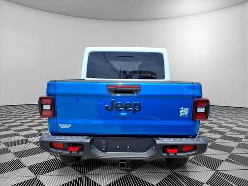Hydro Blue Pearlcoat 2026 Jeep Gladiator Rubicon
