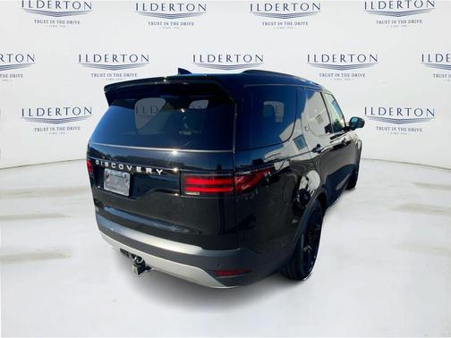 2024 Land Rover Discovery P300 S