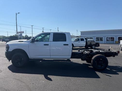 Bright White Clearcoat 2026 RAM 2500 Tradesman