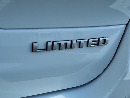 Bright White Clearcoat 2026 Jeep Grand Cherokee L Limited