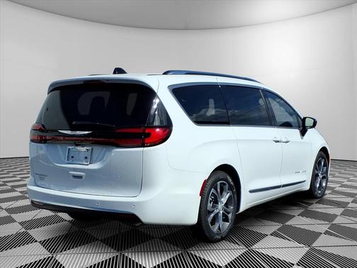 2026 Chrysler Pacifica Pinnacle