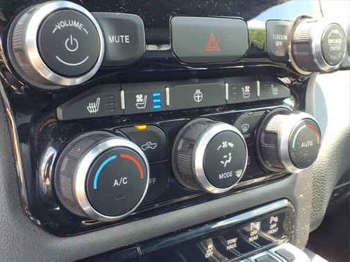 Diamond Black 2022 RAM 1500 Laramie
