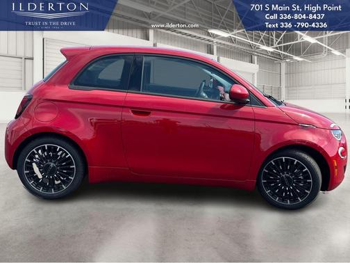 2024 FIAT 500e Base