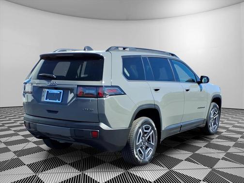 Sting Gray Clearcoat 2026 Jeep Cherokee LAREDO/LIMITED
