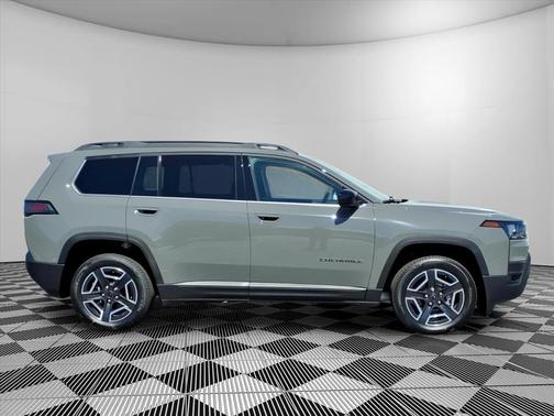 Sting Gray Clearcoat 2026 Jeep Cherokee LAREDO/LIMITED