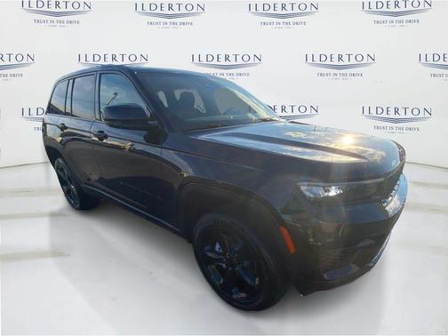 2025 Jeep Grand Cherokee Laredo