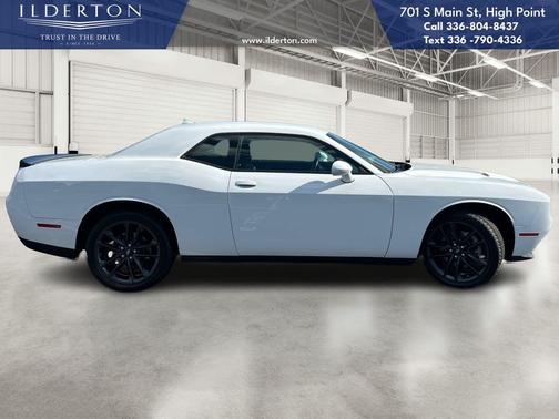 2022 Dodge Challenger SXT