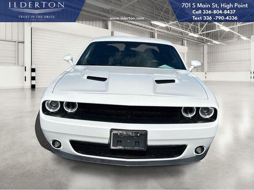 2022 Dodge Challenger SXT