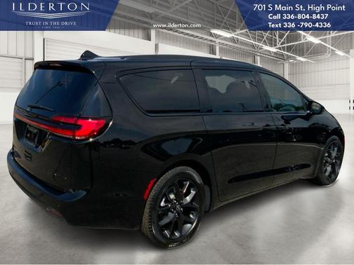 2026 Chrysler Pacifica Limited