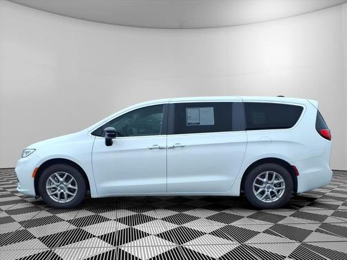 2024 Chrysler Pacifica Touring-L