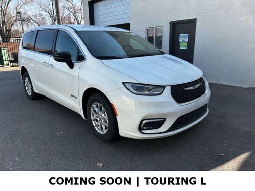 2024 Chrysler Pacifica Touring-L