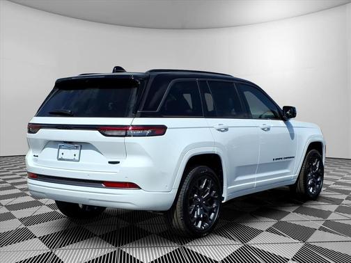 Bright White Clearcoat 2026 Jeep Grand Cherokee Summit