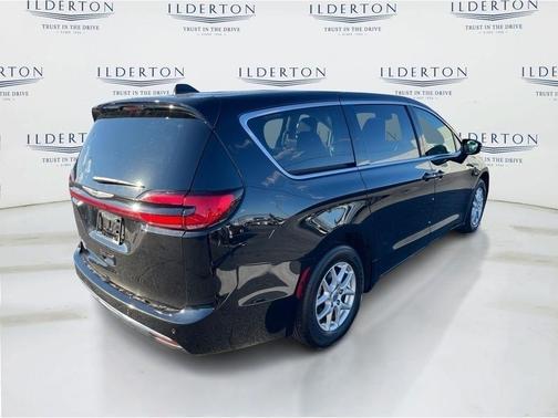 2024 Chrysler Pacifica Touring-L