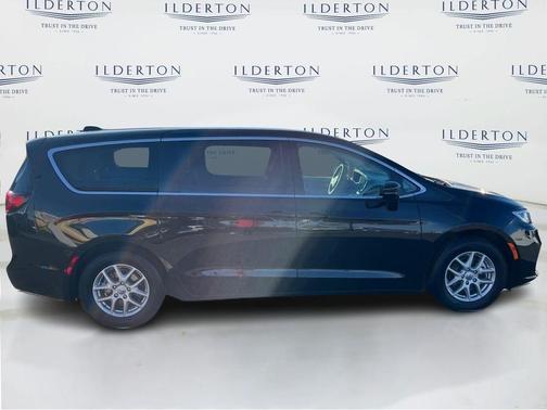 2024 Chrysler Pacifica Touring-L