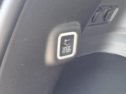 Sting Gray Clearcoat 2026 Jeep Cherokee LAREDO/LIMITED