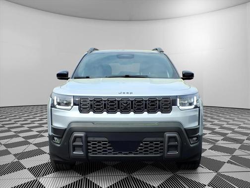 Silver Zynith Clearcoat 2026 Jeep Cherokee Overland