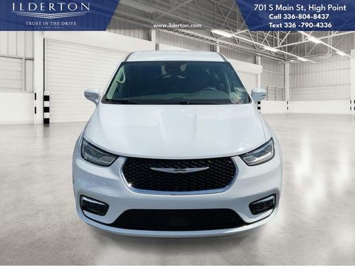 2022 Chrysler Pacifica Hybrid Touring L