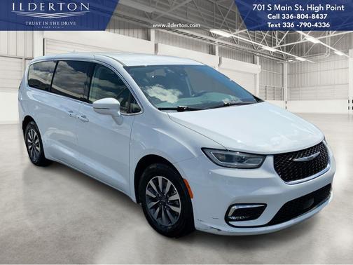 2022 Chrysler Pacifica Hybrid Touring L