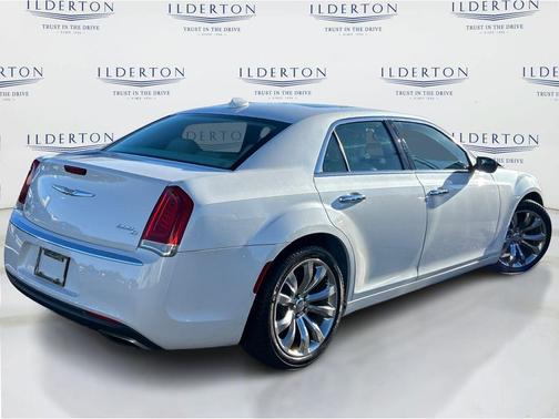 2016 Chrysler 300C Base