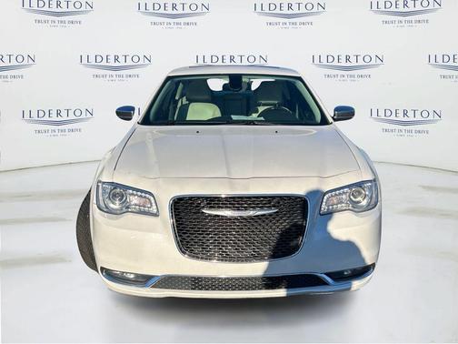 2016 Chrysler 300C Base