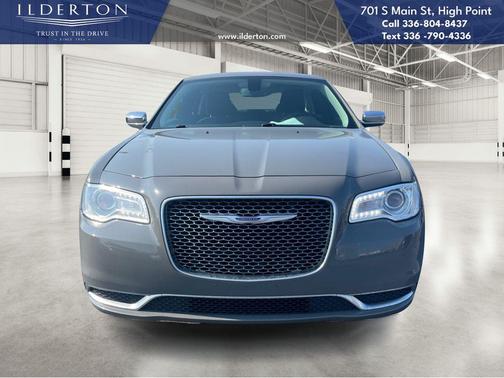 2019 Chrysler 300 Touring