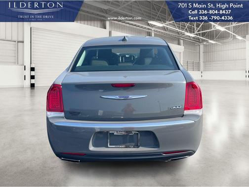 2019 Chrysler 300 Touring