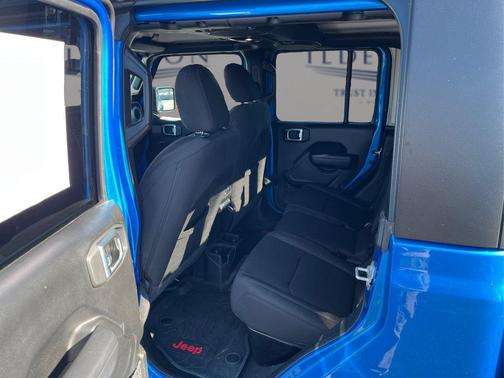 2022 Jeep Gladiator Sport