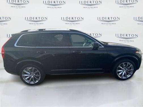 2016 Volvo XC90 T6 Momentum