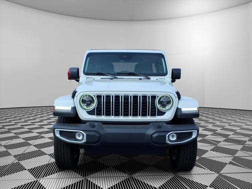 Bright White Clearcoat 2025 Jeep Wrangler Sahara