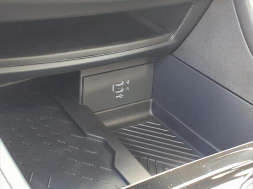 Hydro Blue Pearlcoat 2027 Chrysler Pacifica LIMITED