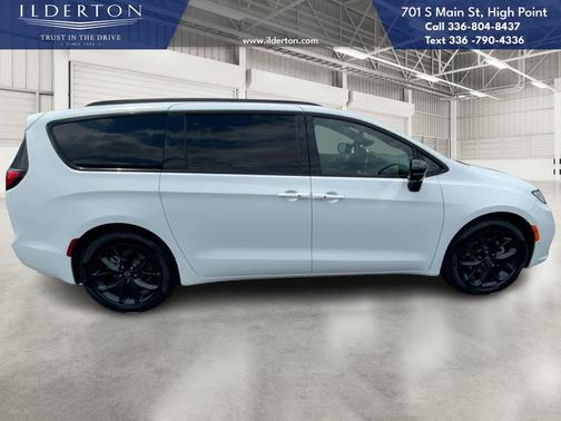 2026 Chrysler Pacifica Limited