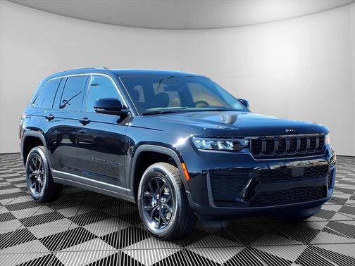 2026 Jeep Grand Cherokee Laredo