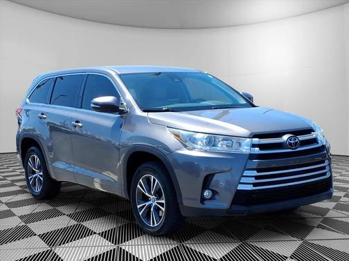 Predawn Gray Mica 2018 Toyota Highlander LE Plus