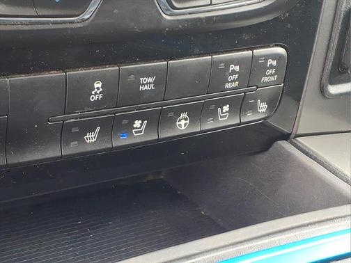 Hydro Blue Pearlcoat 2018 RAM 1500 Sport