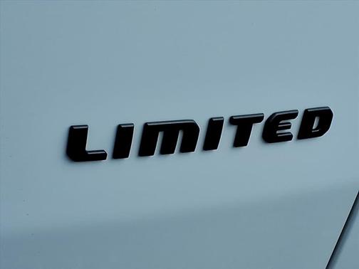 Bright White Clearcoat 2026 Jeep Cherokee LAREDO/LIMITED