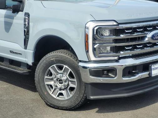 Glacier Gray Metallic Tri-Coat 2026 Ford F-250 Lariat