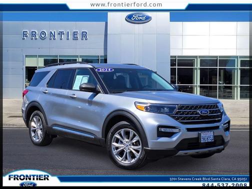 Iconic Silver Metallic 2024 Ford Explorer XLT