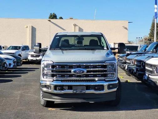 Glacier Gray Metallic Tri-Coat 2026 Ford F-250 Lariat