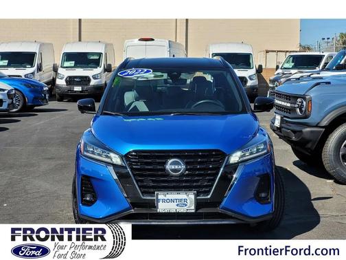 2022 Nissan Kicks SR