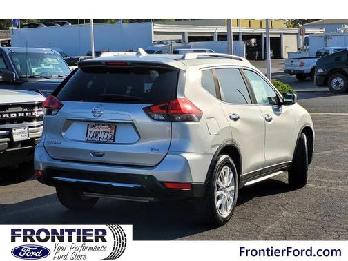 2017 Nissan Rogue SV