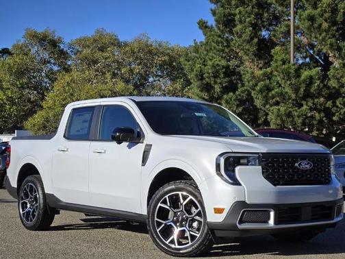 Space White Metallic 2025 Ford Maverick Lariat