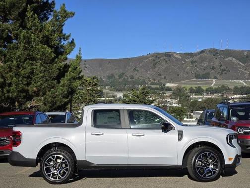 Space White Metallic 2025 Ford Maverick Lariat