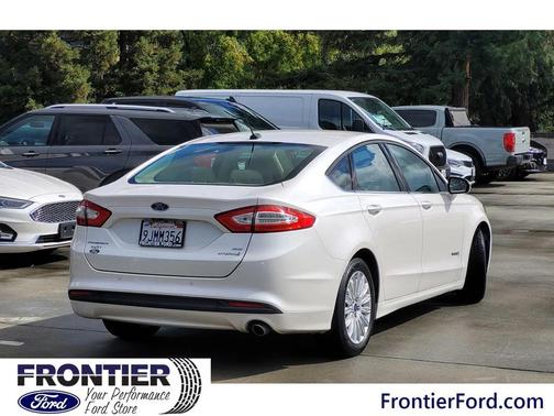 2016 Ford Fusion Hybrid SE