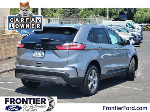 Iconic Silver Metallic 2022 Ford Edge SEL