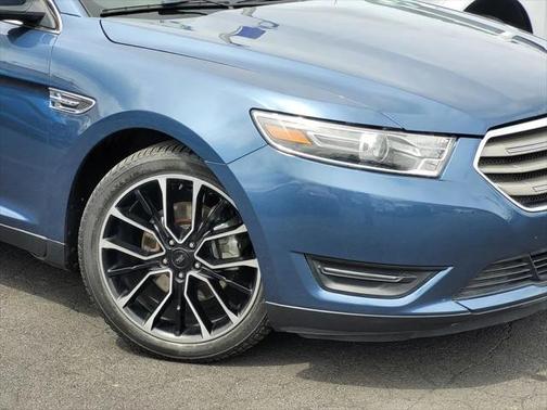 2018 Ford Taurus SEL