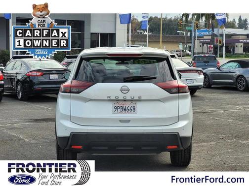 2025 Nissan Rogue SV