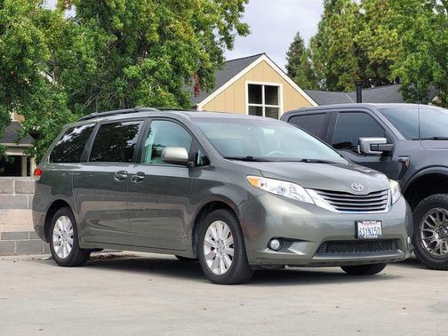 2012 Toyota Sienna XLE